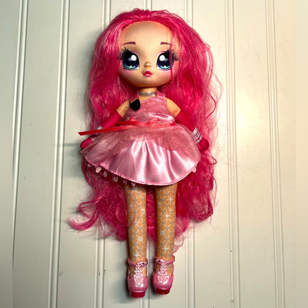 NA! NA! NA! Surprise Teens Fashion Doll Coco Von Sparkle